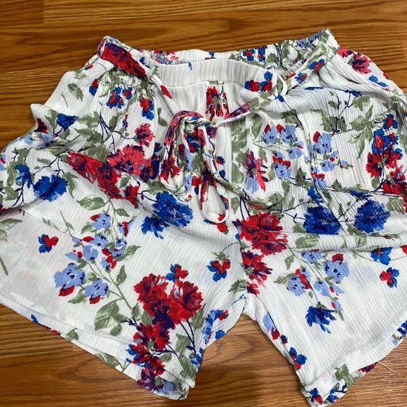 Gypsy BOHO Floral Loose Fitting Shorts Medium - Picture 7 of 9